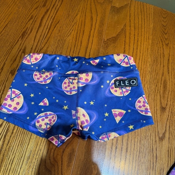 FLEO Pizza Print Blue Shorts Size Small - Picture 4 of 4
